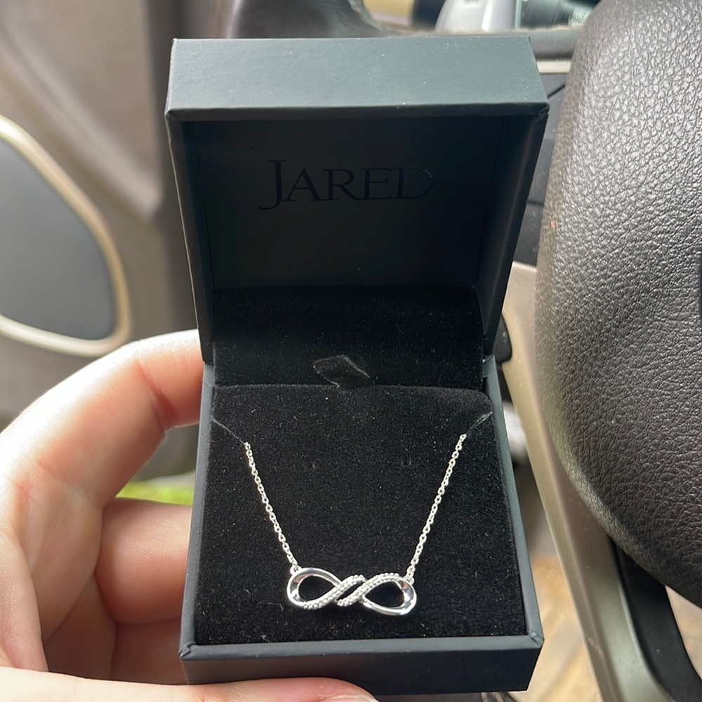 Brand new Jared infinity necklace